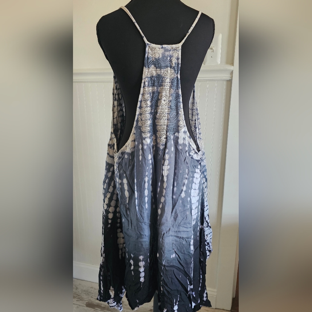 Black & White Tie-Dye Handkerchief Hem Swim Cover-up Plus 22/24 - Picture 3 of 5